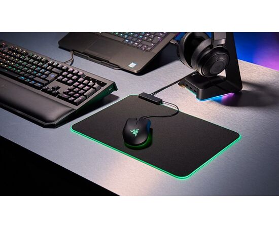  Игровой коврик для мыши Razer Goliathus Chroma RZ02-02500100-R3M1 